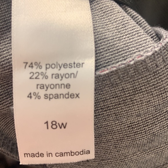 Red plaid Mini skirt by Maurice’s. Size 18w elastic waist - Picture 3 of 4